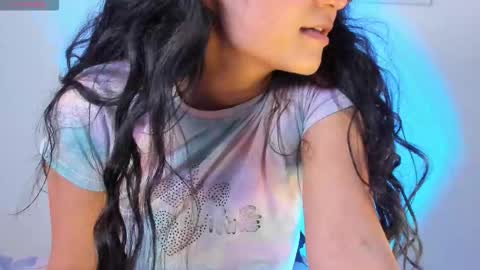 Snapshot of fantastic_asians2 chatting on 23, 10, 2025 Ale online show from 23, 10, 2025