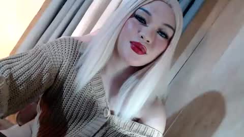 DANIELLA - DONT FORGET TO GIVE ME A THUMBSU UP online show from 20, 6, 2026