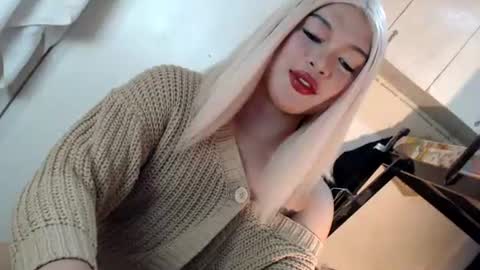 DANIELLA - DONT FORGET TO GIVE ME A THUMBSU UP online show from 2, 8, 2026