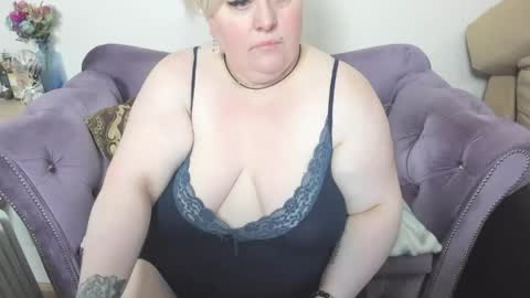 fashiona online show from 25, 4, 2026