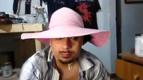 Faux Feitico online show from 21, 4, 2026