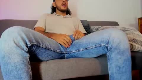 Snapshot of favid95 chatting on 3, 12, 2025 favid95 online show from 3, 12, 2025