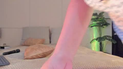 Snapshot of fay_miller2 chatting on 25, 9, 2025 welcome to my world online show from 25, 9, 2025