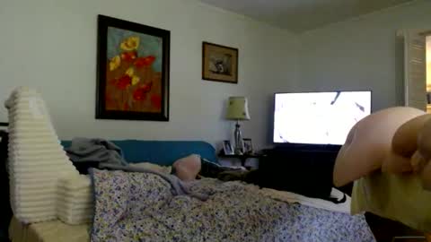 Fee Free To Smile online show from 6, 4, 2026