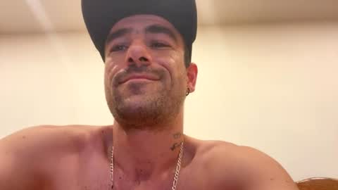 Snapshot of feelaliveenjoy chatting on 4, 8, 2026 feelaliveenjoy online show from 4, 8, 2026