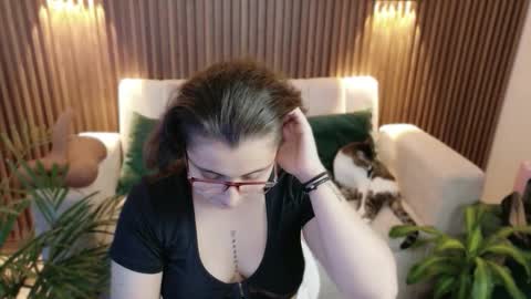 Feelena online show from 5, 11, 2025