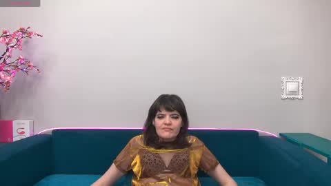 Snapshot of feelsgoodwoman chatting on 7, 5, 2026 Laura online show from 7, 5, 2026