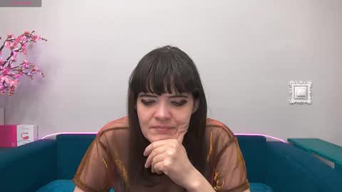 Snapshot of feelsgoodwoman chatting on 8, 5, 2026 Laura online show from 8, 5, 2026