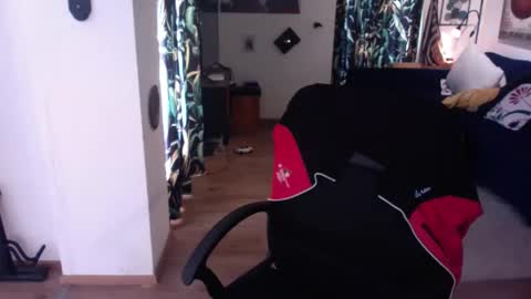 feetkissboy online show from 17, 1, 2026