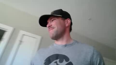 Snapshot of feetlovergh2 chatting on 11, 5, 2026 Ethan Slayher online show from 11, 5, 2026