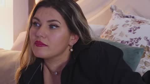 FeliciaKrige online show from 19, 2, 2025