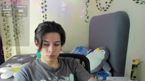 Snapshot of felix_leex chatting on 18, 12, 2024 Felix leex online show from 18, 12, 2024