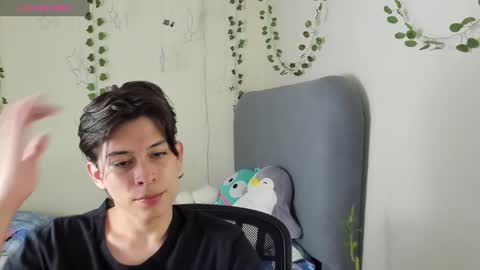 Snapshot of felix_leex chatting on 1, 2, 2025 Felix leex online show from 1, 2, 2025