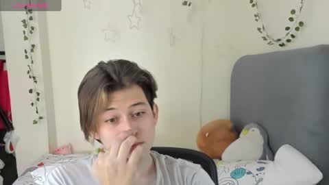 Snapshot of felix_leex chatting on 2, 10, 2025 Felix leex online show from 2, 10, 2025