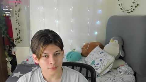 Snapshot of felix_leex chatting on 26, 11, 2025 Felix leex online show from 26, 11, 2025