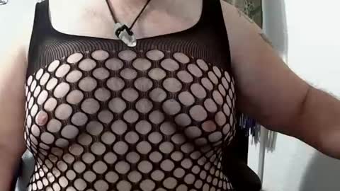 Snapshot of fellowshipmyass chatting on 17, 11, 2025 fellowshipmyass online show from 17, 11, 2025