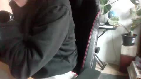 Snapshot of fem_alice_louis_dom chatting on 18, 11, 2025 fem_alice_louis_dom online show from 18, 11, 2025