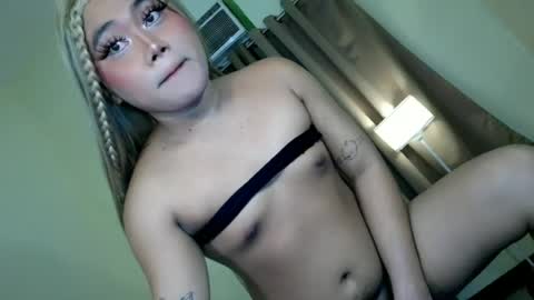 Snapshot of femboy_veronica chatting on 22, 6, 2026 femboy_veronica online show from 22, 6, 2026