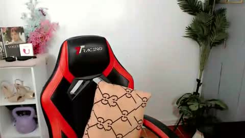 Snapshot of femylove chatting on 1, 5, 2026 YOUR BEAUTIFUL ASIANFHEMY online show from 1, 5, 2026