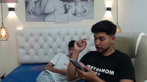 FER PHOENIX online show from 30, 1, 2025