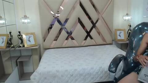 FER PHOENIX online show from 10, 2, 2025