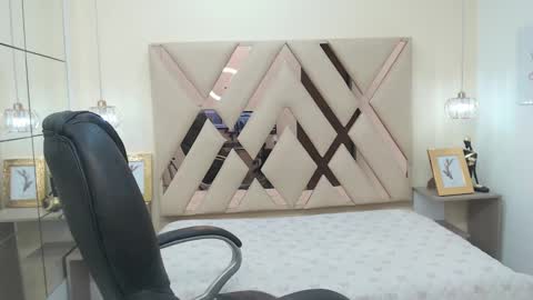 FER PHOENIX online show from 18, 2, 2025