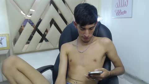 FER PHOENIX online show from 8, 3, 2025