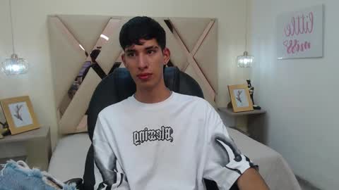 FER PHOENIX online show from 9, 3, 2025