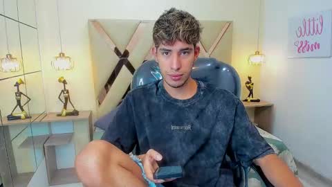 FER PHOENIX online show from 16, 12, 2025