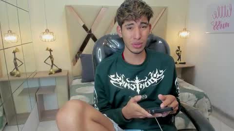 FER PHOENIX online show from 17, 12, 2025