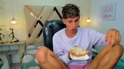 FER PHOENIX online show from 19, 12, 2025