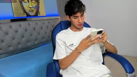 FER PHOENIX online show from 8, 4, 2026