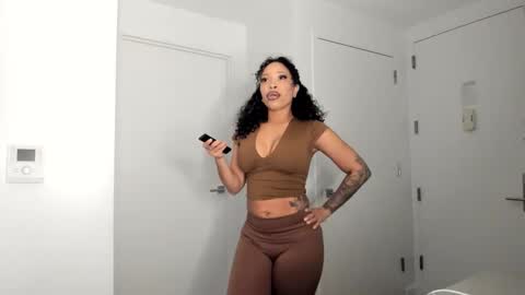 Snapshot of fetishfriendlyfreak chatting on 17, 10, 2025 ADREAM online show from 17, 10, 2025
