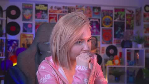 Snapshot of fetishrey chatting on 7, 12, 2024 Rey online show from 7, 12, 2024