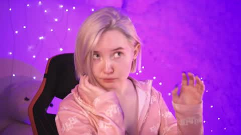 Snapshot of fetishrey chatting on 13, 12, 2024 Rey online show from 13, 12, 2024