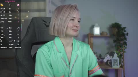 Snapshot of fetishrey chatting on 18, 11, 2025 Rey online show from 18, 11, 2025