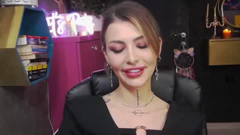 Sarah online show from 26, 2, 2025