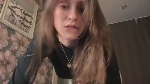Snapshot of fflloowweerr chatting on 25, 6, 2026 Lisa online show from 25, 6, 2026