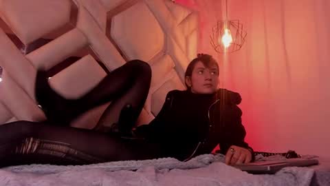   online show from 12, 2, 2025