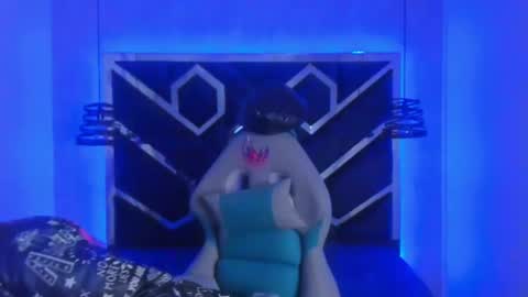   online show from 5, 3, 2025