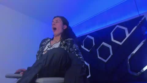   online show from 5, 3, 2025