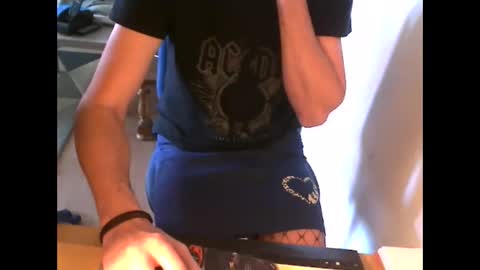 fifi010203 online show from 24, 4, 2026