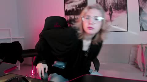 cap and Lana  online show from 7, 2, 2025