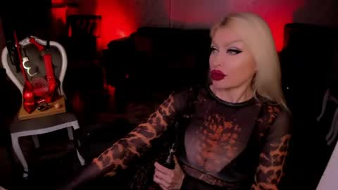 Snapshot of findom_god chatting on 9, 6, 2026 AlfaFemale online show from 9, 6, 2026
