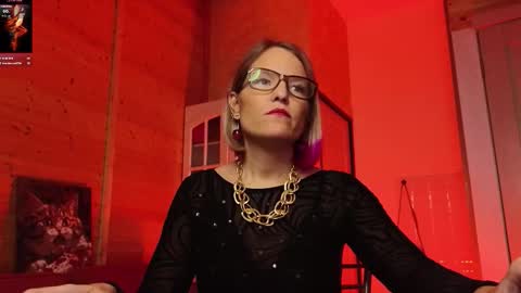 Lady online show from 6, 3, 2026