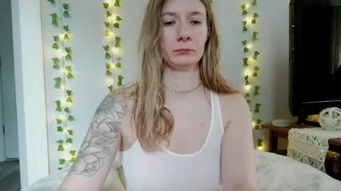 Snapshot of findomgoddessnatalia chatting on 16, 6, 2026 Goddess Natalia Findom online show from 16, 6, 2026