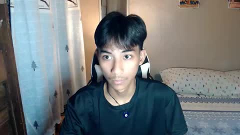 fineboii_rey18 online show from 9, 10, 2025