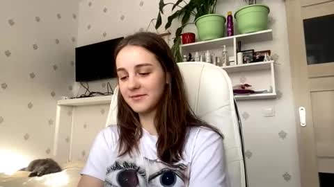 Snapshot of fionapiccard chatting on 10, 2, 2026 Keite wanna play Meow online show from 10, 2, 2026