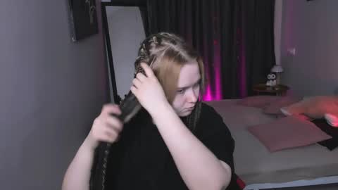 Fiona online show from 29, 4, 2026