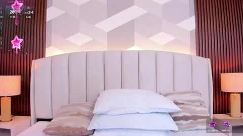 Catherine Lynn online show from 3, 12, 2024